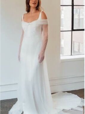 Elegant White Off-Shoulder jacket, cape